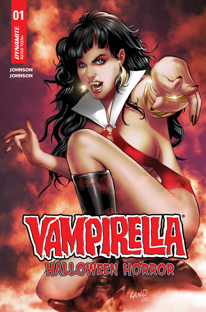 Bite into the Big Apple with VAMPIRELLA HALLOWEEN HORROR #1! Available September 24 at COMIC FEVER!