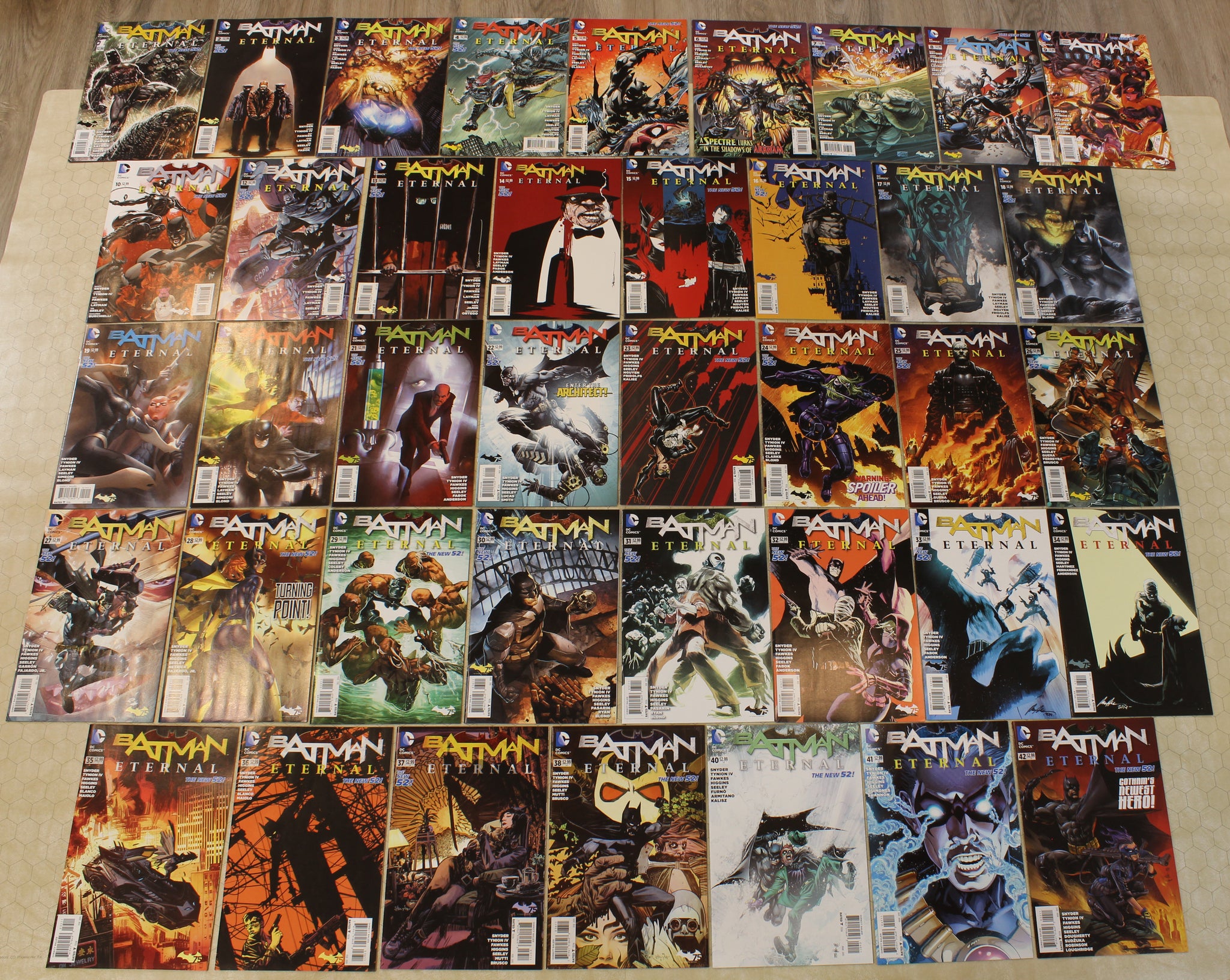 BATMAN : ETERNAL (2014) Set Issues #1 - 10, 12 - 38, 40 - 42 (DC