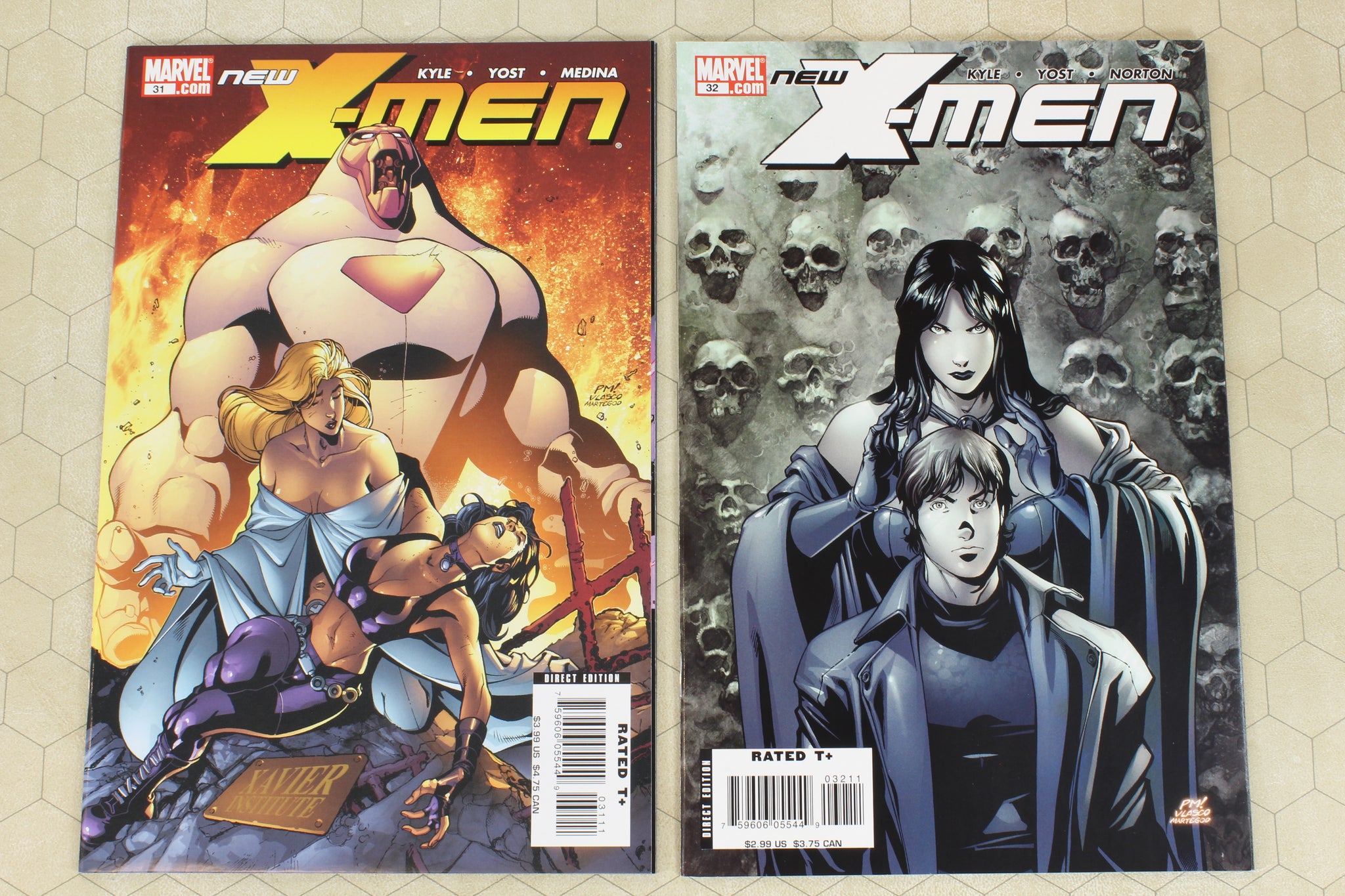 アメコミ HASBRO MARVEL UNIVERSE COMIC PACKS X-MEN Amazon.com: Marvel Universe, Exclusive X-Men First Class